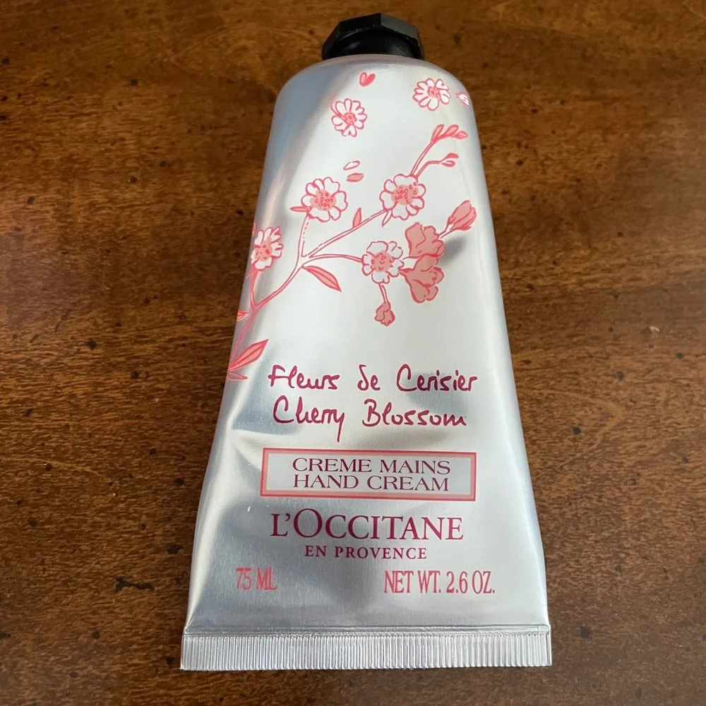 NEW L'Occitane Cherry Blossom‎ Hand Cream 2.6 oz and Shower Gel 2.5 oz Set